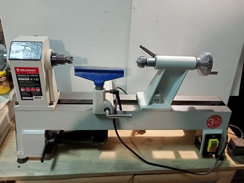 Продам  токарный станок по дереву ,Белмаш,