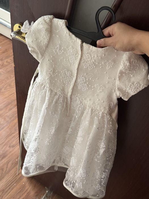 Продам платье на 3 года