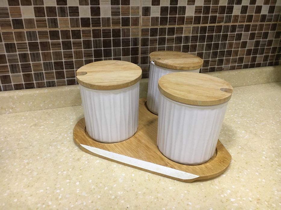 Продается гейзер,ваза,рюмки ,набор для сыпучих