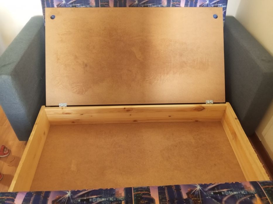 Раскладной диван.