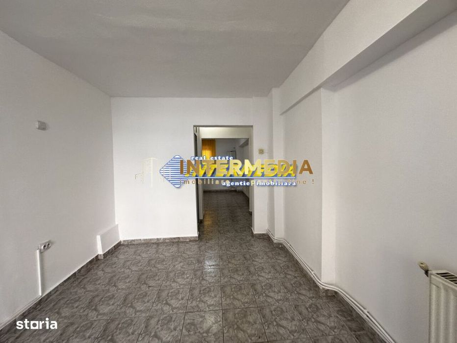 INCHIRIERE Spatiu Comercial CETATE Bulevard 34 mp. Centrala Termopane