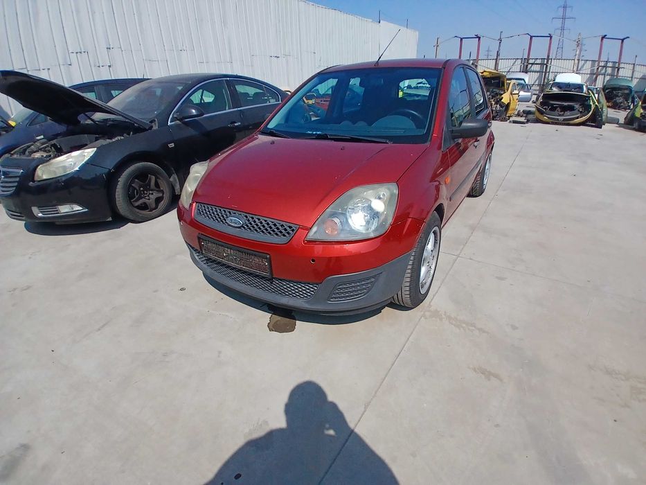 Dezmembrez ford fiesta