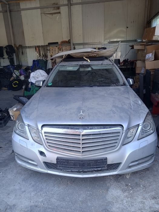 Dezmembrez Mercedes E class