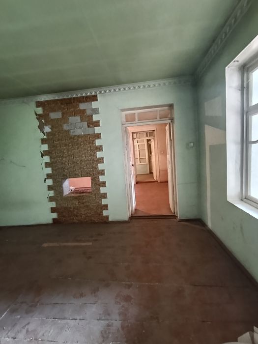 Nazarbekda 1.5 sotixlik, 3xonali uy sotiladi.