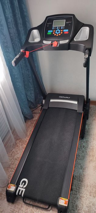 Продам беговую дорожку