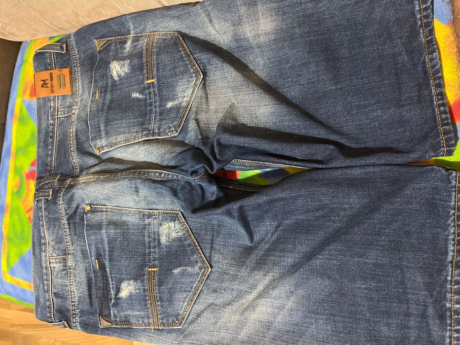 Blugi scurți albastri