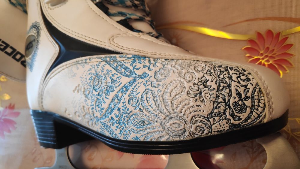 Продам Коньки Roces