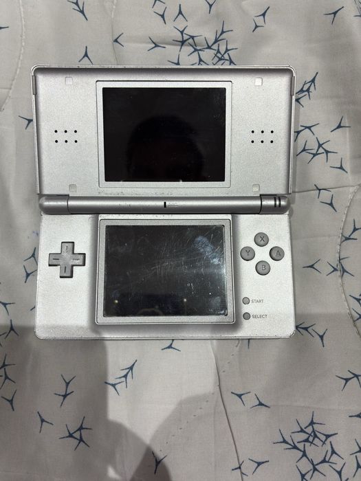 Nintendo DS Lite