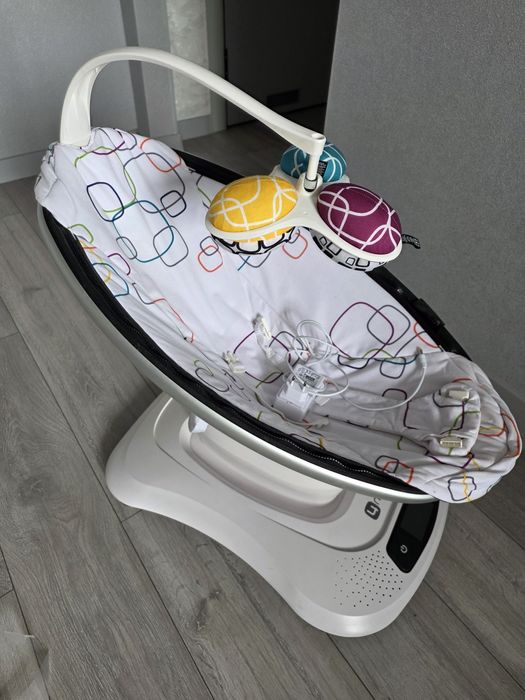 Продам качели 4moms