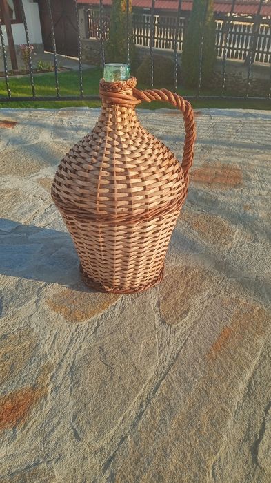 Хурка-2 броя..Плетена дамаджана.Тава за барбекю.