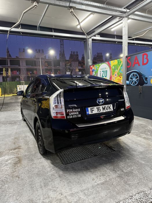 Vand Toyota Prius 1.8 Benzina -Hibrid -2011 - 123 hp - Automata - CVT