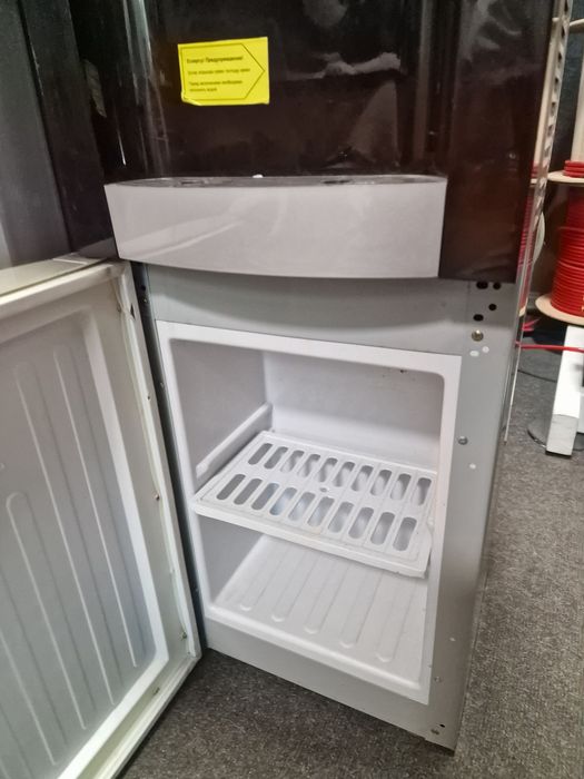 Кулер для воды almacom