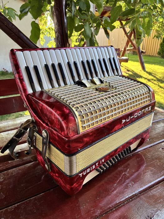 Acordeon Melojdia/Hohner cu 60 de basi