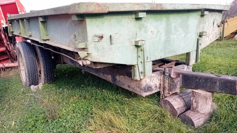 Remorca pe o axa roti duble