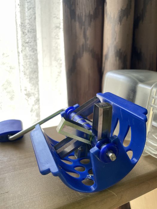 Продам лукорезку. Германия