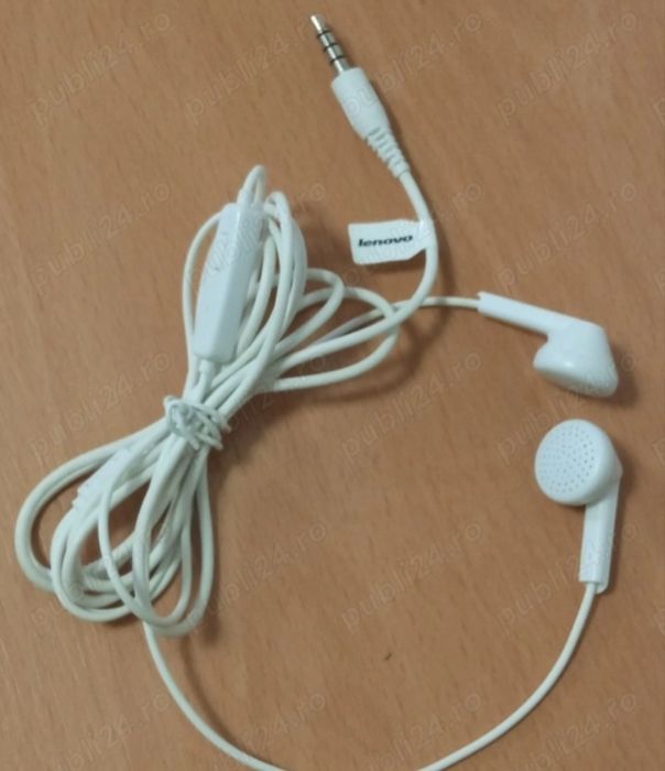 Căști LENOVO cu hands free și mufa jack.