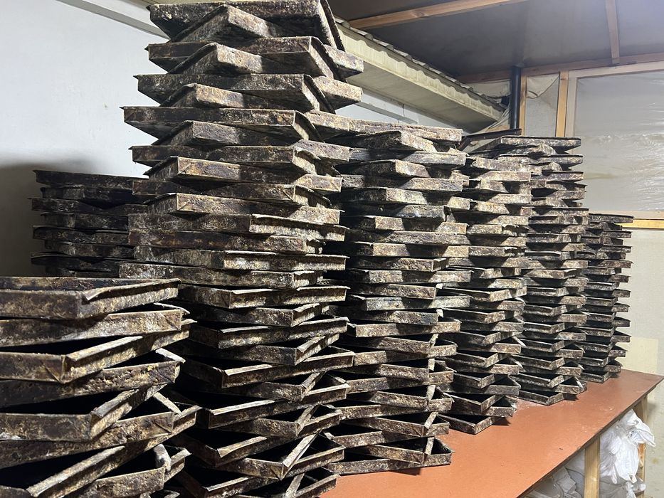 Patos tunikadan qlingan arzon qberaman