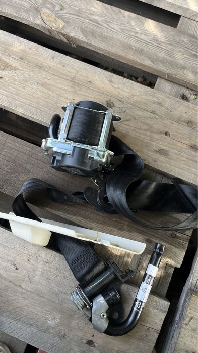 Centura dreapta fata range rover discovery 5 piese dezmembrari