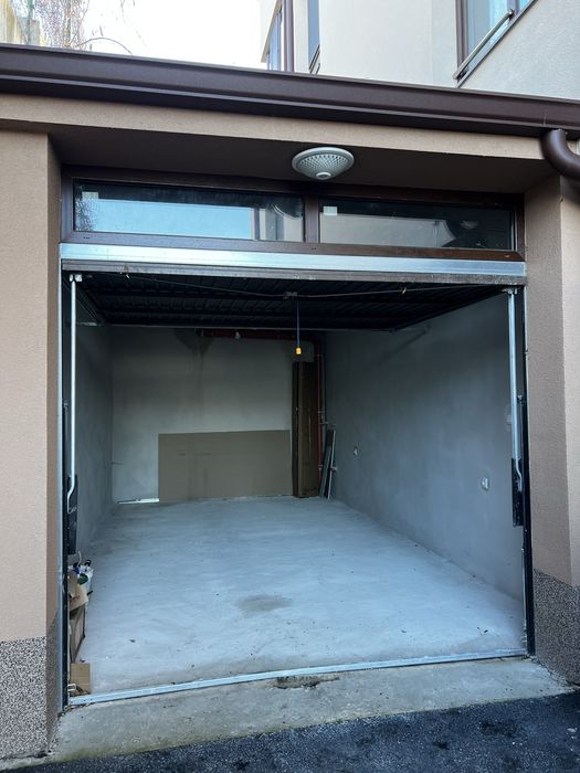 Гараж за склад под наем