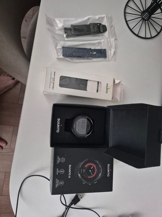 Продам часы suunto 9