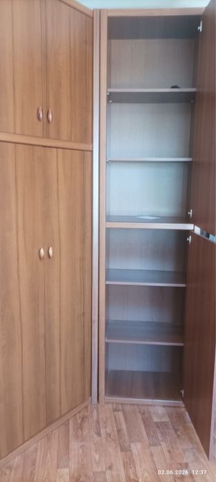 Угловой шкаф в отличном состоянии