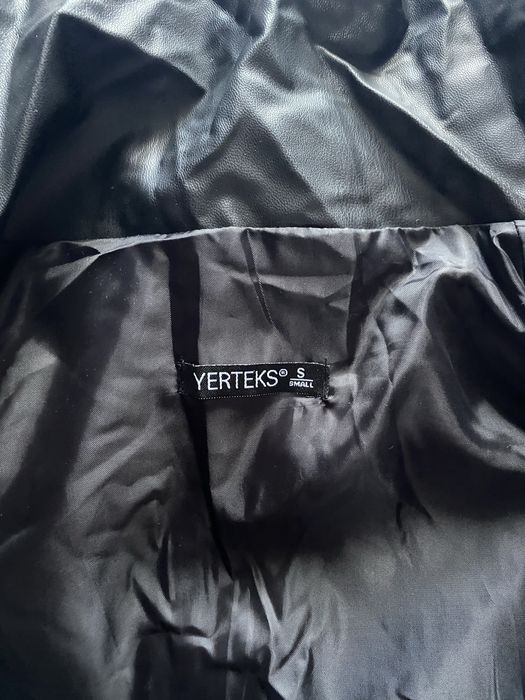 Лъскаво яке и кожена грейка