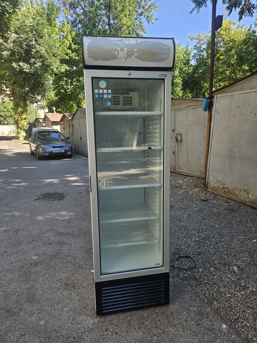 Витрина холодильник сотилади