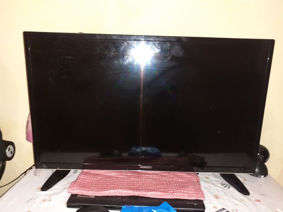 Vând  televizor horozon smart