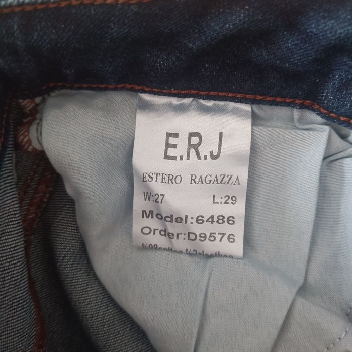 Продам джинсы размер 27