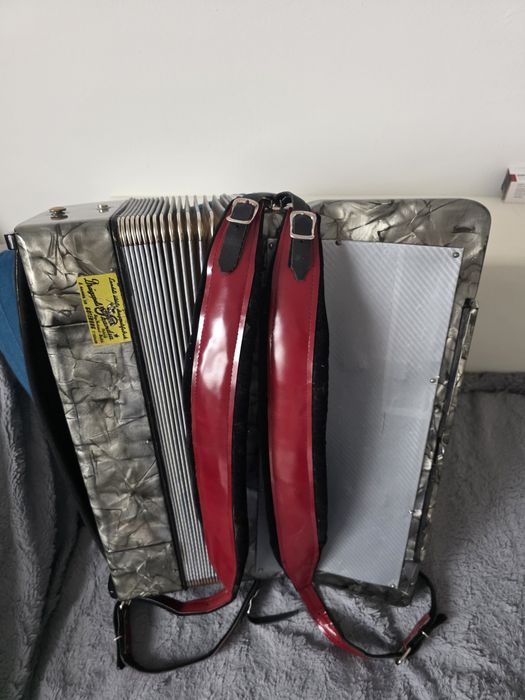 Acordeon HOHNER 120 bași