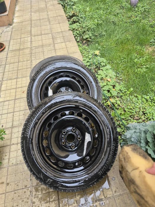 Продавам гуми с джанти 205/55/16