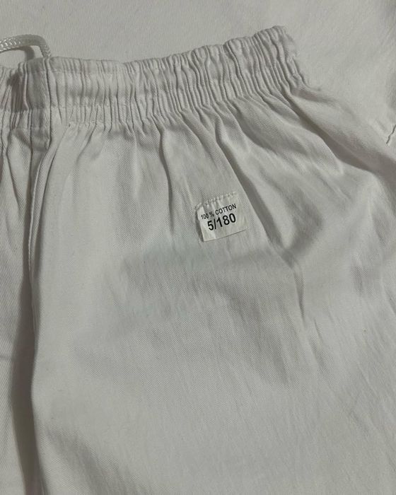 Продам кимано для каратэ, перчатки бесплатно