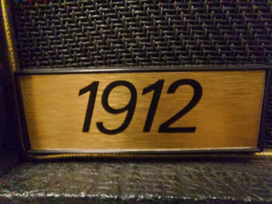 Marshall 1912 китарен кабинет 1х12