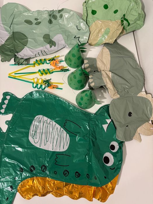 Materiale de petrecere tematica dinozauri