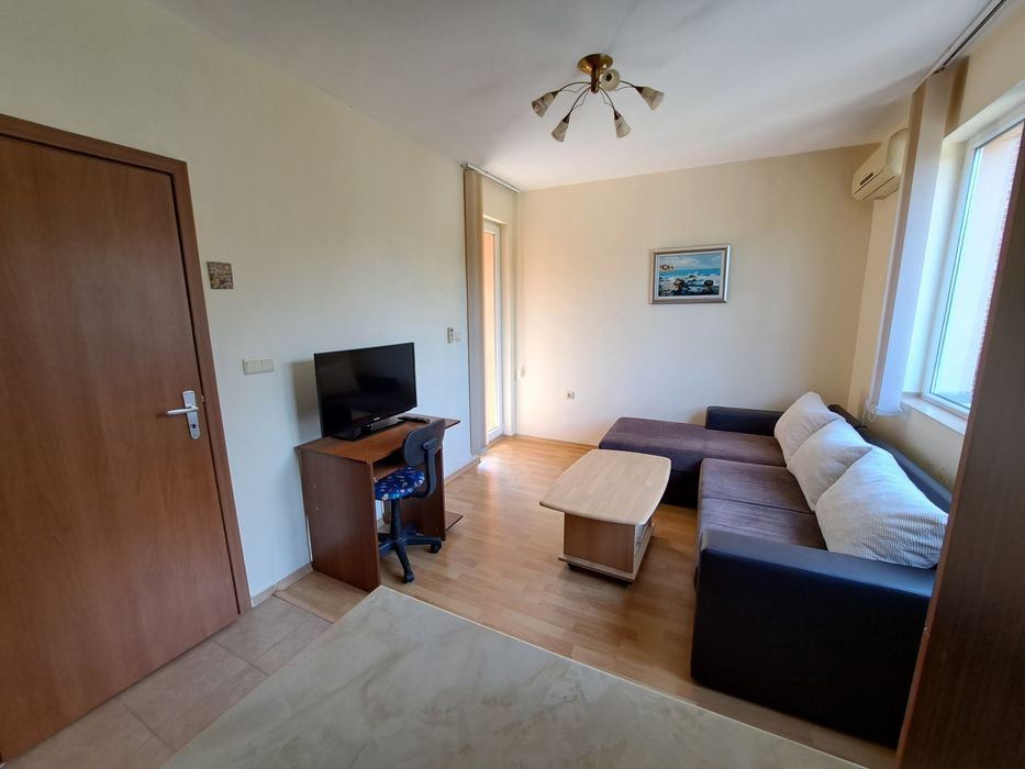 Дава се под наем Двустаен апартамент в к.к. Златни пясъци - 55 кв.м за 500 € - Снимка #1