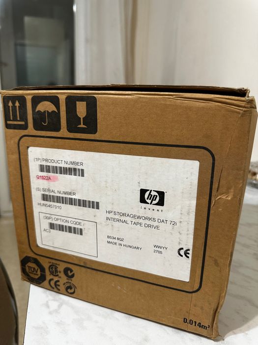 Продаю новый HP StorageWorks DAT 72i (Q1522A)