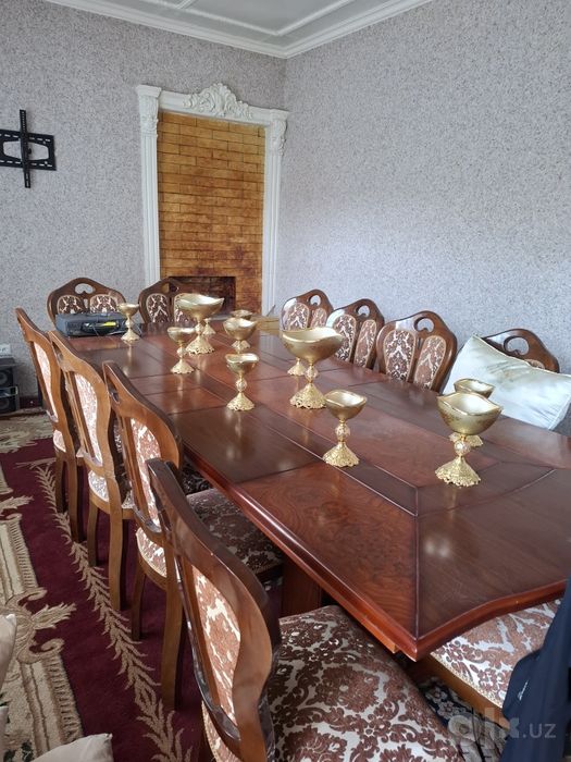Продаётся стол и стул