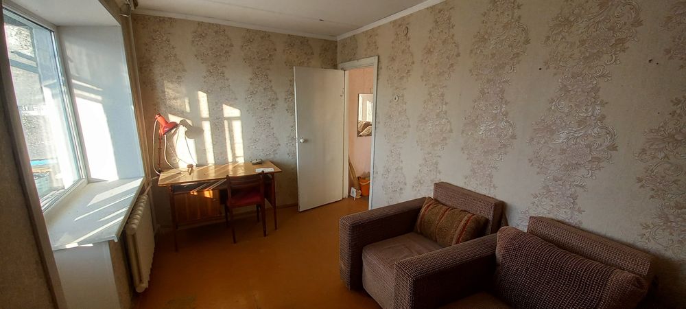 продам 3х комнатную на 3 этаже