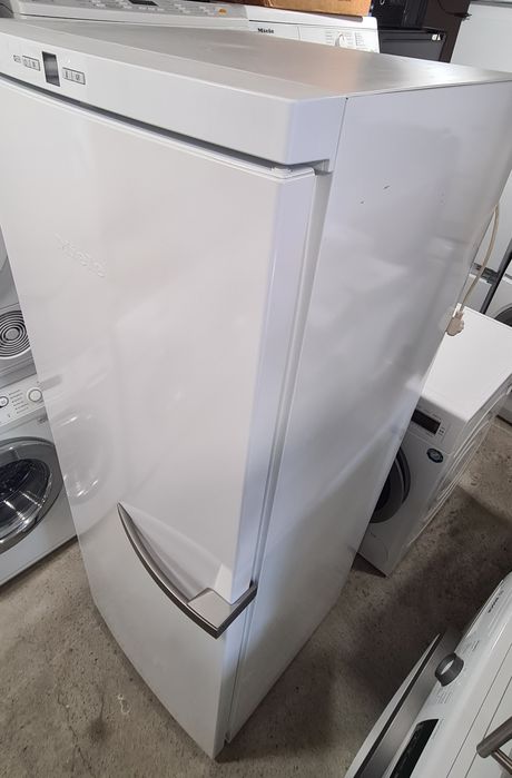 Фризер Miele NoFrost ++ 164см 221лтТОП!