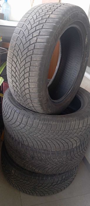 Продавам 4бр. зимни гуми BRIDGESTONE BLIZZAK 225/50/17 за 100 €