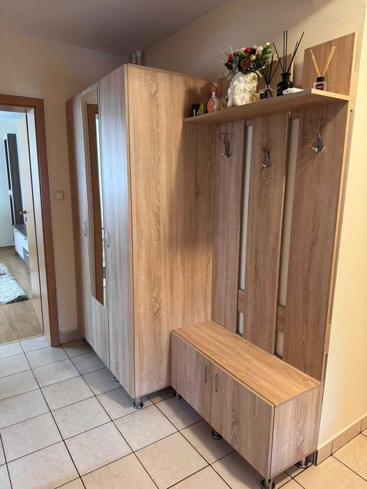 Mobilier hol complet + dulap cu oglindă + cuier + taburet + aer condiționat