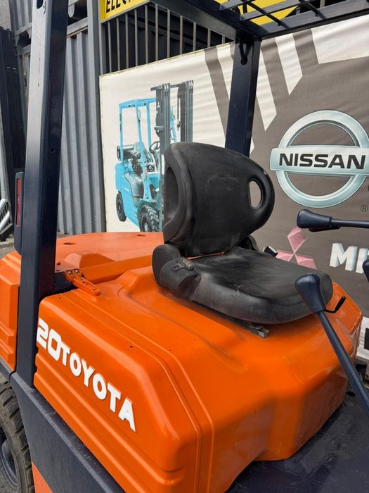 Вилочный погрузчик Тойота 5 модель