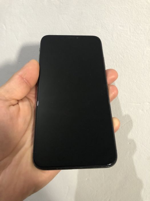 Продам Iphone xs max