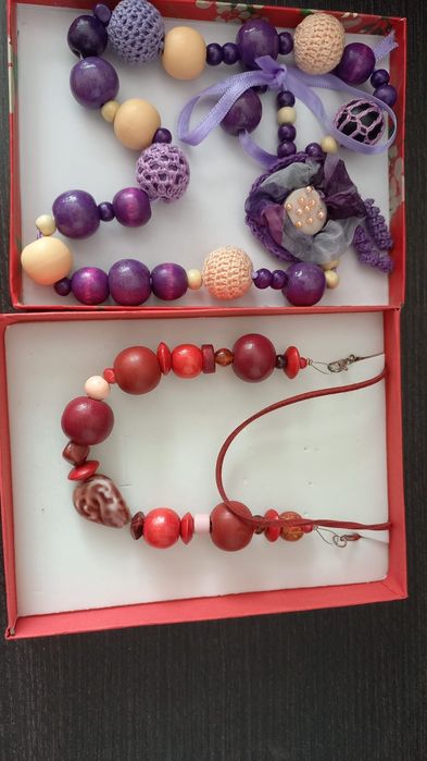 Coliere handmade in cutie cadou