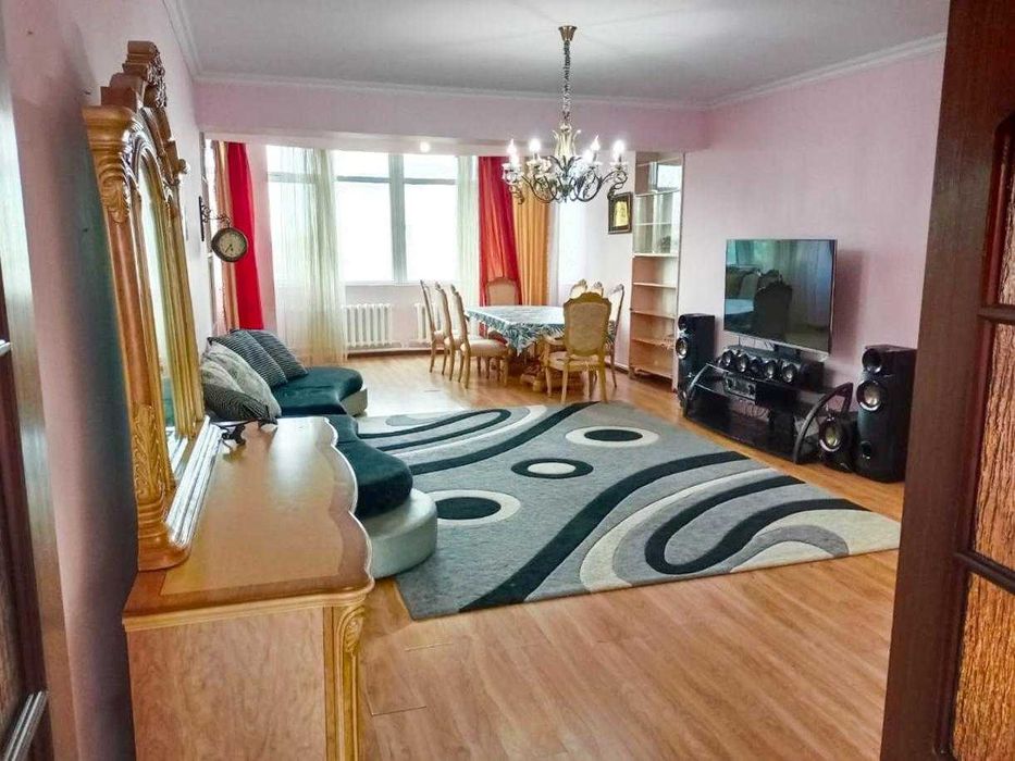 Продам 5-комнатную квартиру в центре города Акбота Империя