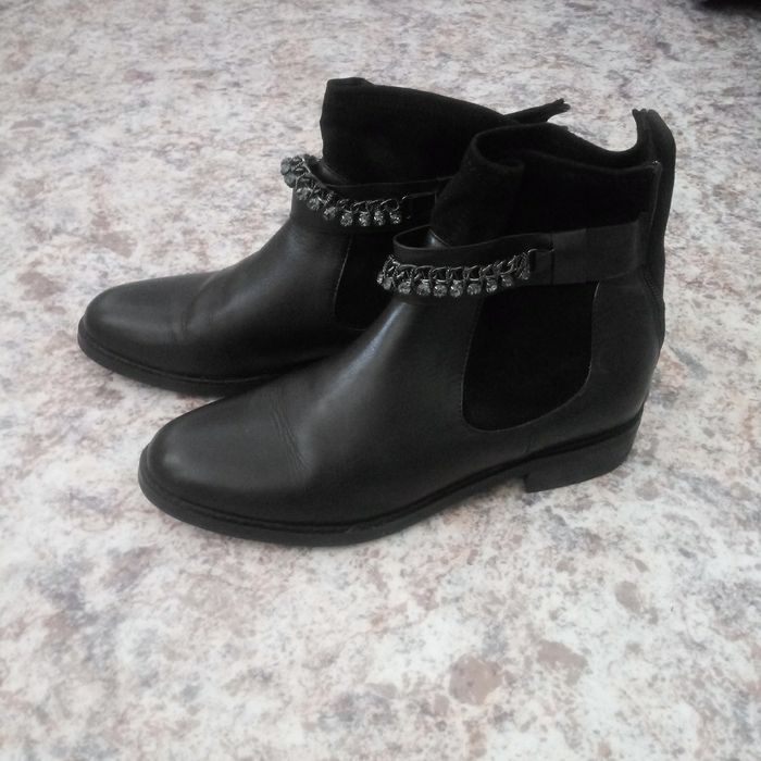 Продаются осенние сапоги