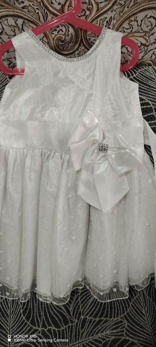 Продам платья нарядные