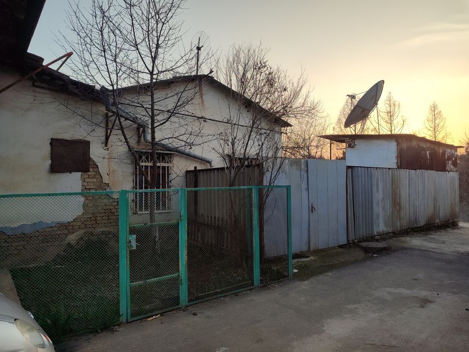 Продается участок  в Мирзо Улугбекском районе 2.5 сотки