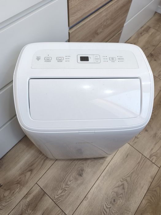 Aer conditionat portabil HISENSE APH09QC, 9000 BTU, A/A+, Functie Wi-Fi, kit instalare inclus, GARANTIE 2 ANI