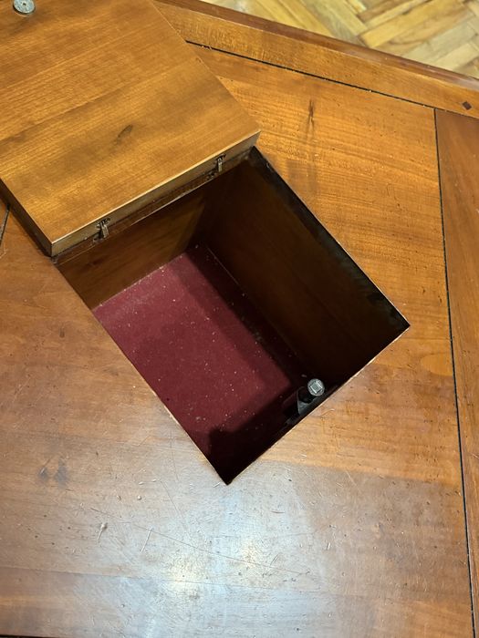 Masa cafea din Lemn Masiv cu instertii maslin Si compartiment Secret